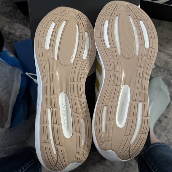 Adidas Barrera size 10 - Picture 4 of 6